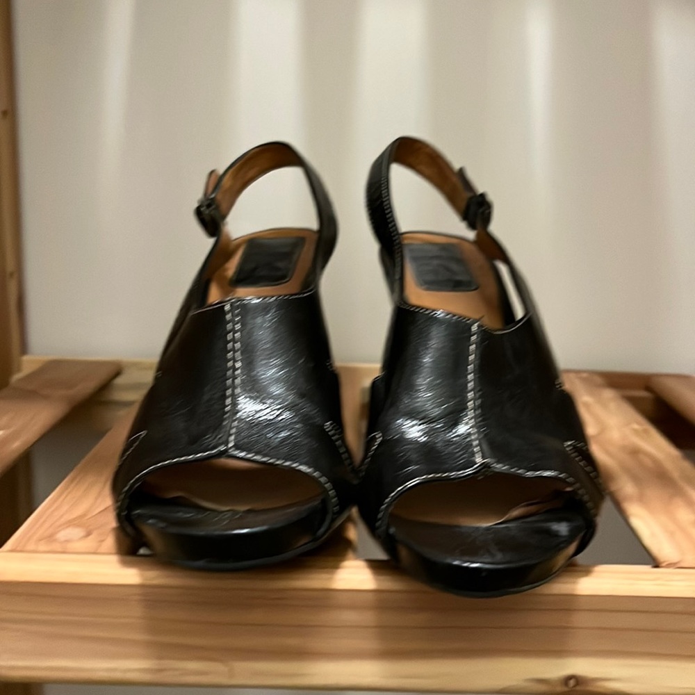 Clarks 2 1/2” black heels